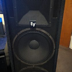 Two EV 18 Tower Systems And Subwoofer 18s Plus Peavey App