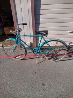 Vintage Schwinn bicycle complete.