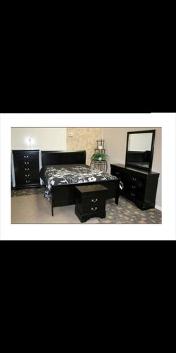 New 5pc. Queen Bedroom Set