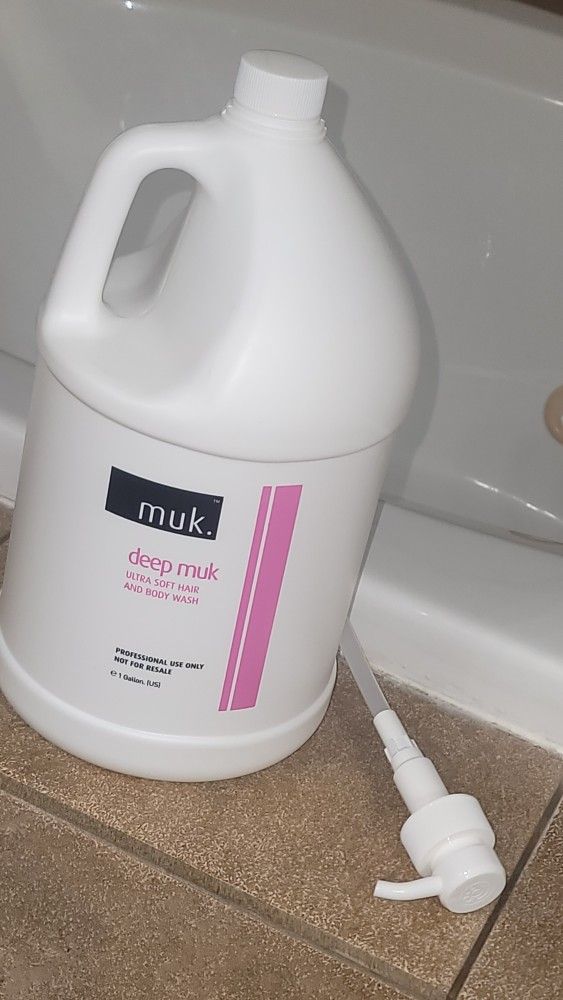 BRAND NEW 1 GALLON JUG OF DEEP MUK SHAMPOO & BODYWASH