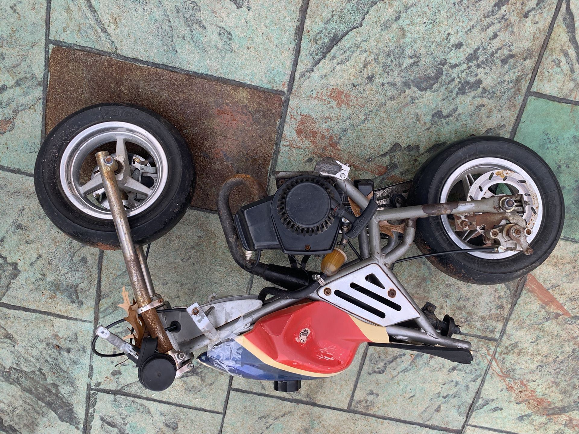 I have a mini motorcycle it does not turn on but can be used for parts or to be fixed