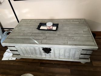 Coffee & Side Tables
