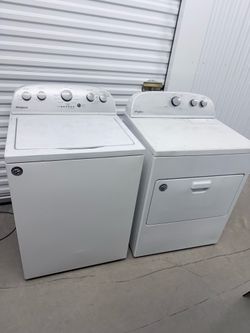 Se vende juego de lavadora y secadora electrica de la marca whirlpool perfecto estado trabajan bien las dos por $300