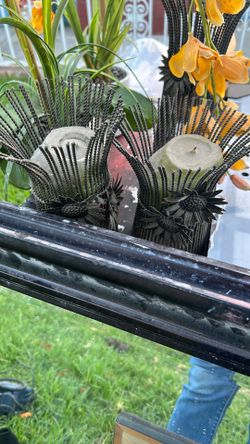 FREE BLACK SUNFLOWER CANDLE HOLDERS