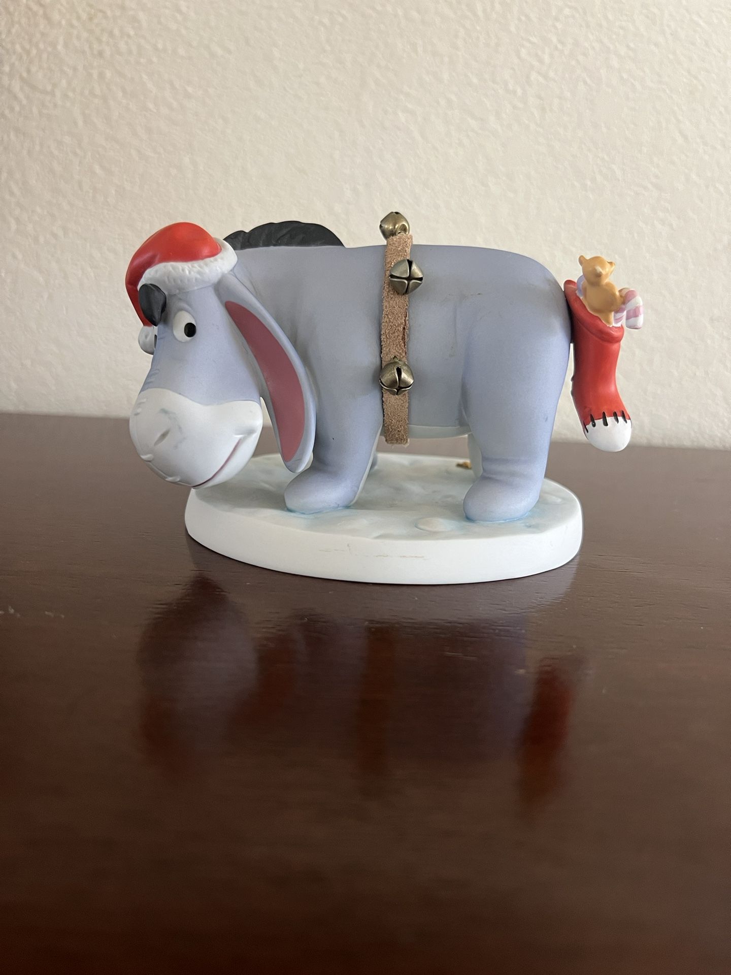 Disney Enesco Pooh And Friends Tail Tidings Holiday Cheer Eeyore Figurine