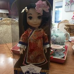 Disney Animators Collection It’s A Small World Collection China Retired Rare 