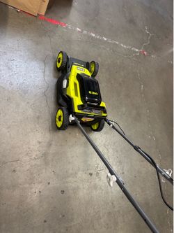 Ryobi ONE+ 18V 13 in. Cordless Battery Walk Behind Push Lawn Mower with 4.0 Ah Battery and Charger