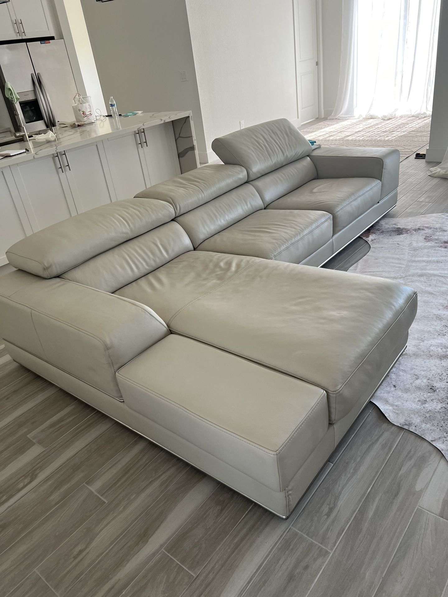Modani Leather Sectional Sofa