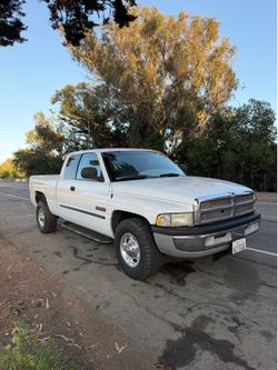 2001 Dodge Ram 2500 2WD Cummins 110K Miles