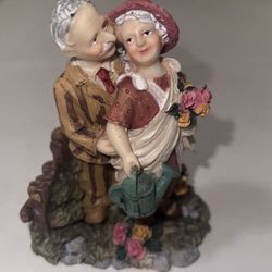 Grand Parent Couple Statue Decorative Showpiece Gift Item Home Decor 