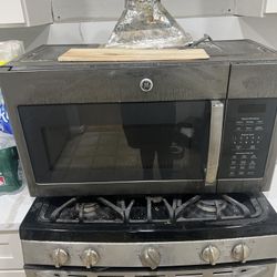 Whirlpool Range + Microwave For $350