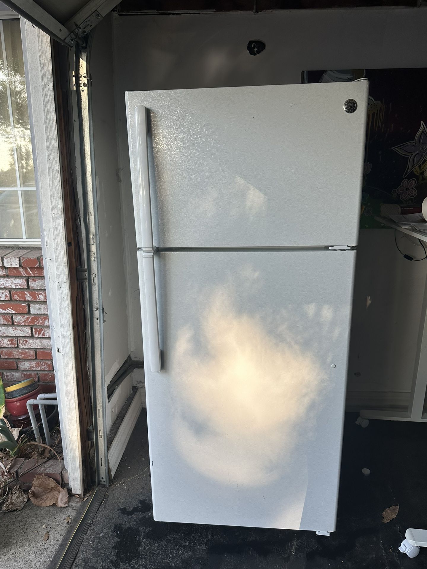 GE Top Freezer Refrigerator - White