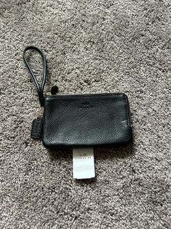 NWT Coach Leather Wristlet $40