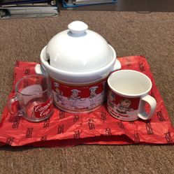 Collectible CAMPBELLS Soup Pot, 1 Cup and 1 Bowl