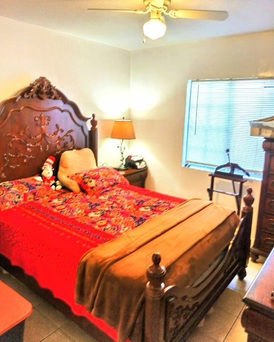 Queen Bedroom Set