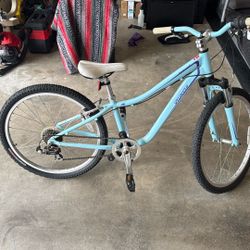 GIRLS 24 Inch SPECIALIZED BIKE