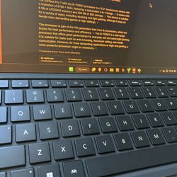 Microsoft Surface Pro 7+  11gen i5 238GB storage