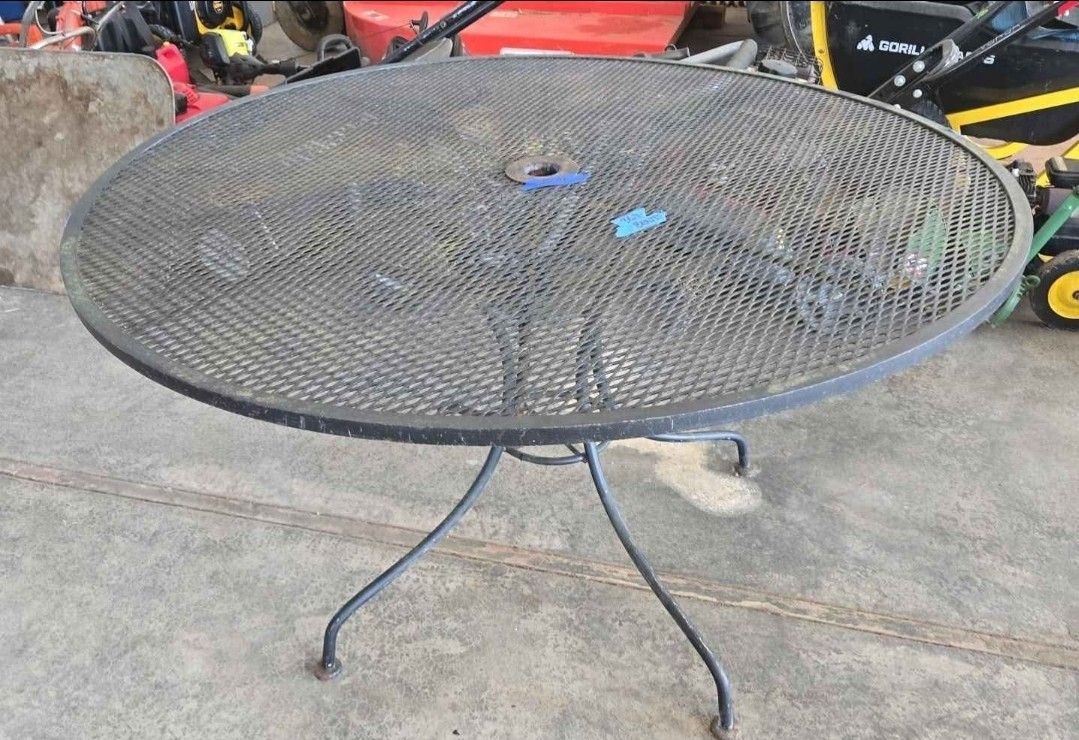 Heavy Outdoor Wrought Iron Table - READ DESCRIPTION