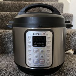 Instant Pot Viva 8qt Pressure Cooker with accessories & cookbooks
