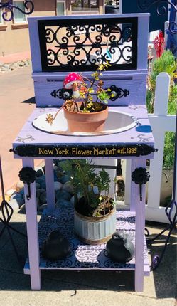PLANT STAND