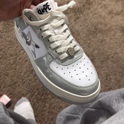 Gray Bapeestas