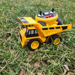 Cat Dump Truck