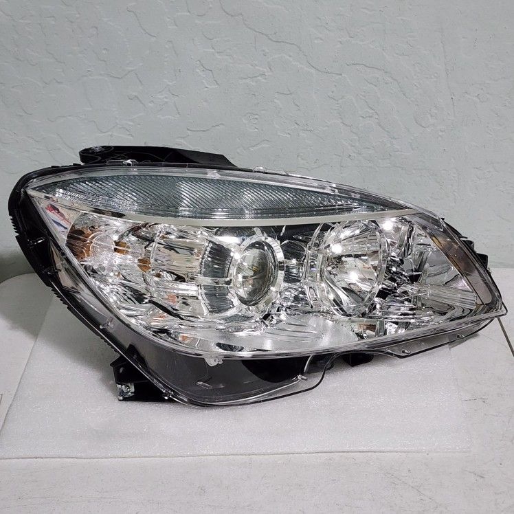 Right Headlight for Mercedes W204 C300 C230 C(contact info removed)-2011 Headlamp BZ-204HL-OD8