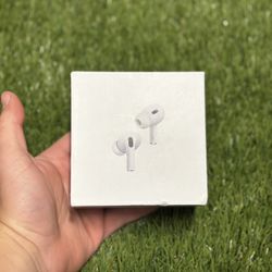 Apple AirPods Pro 2nd Generation with MagSafe Wireless Charging Case (USB‑C)