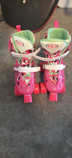 Girls skate shoes