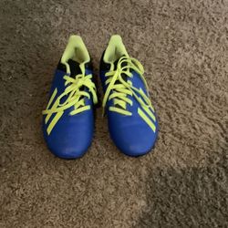 soccer Cleats  Size 4  Adidas