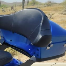 Tour Pack (Trunk) and Mounting Bracket - Kawasaki Vulcan Vaquero 1700 (2009-2023)