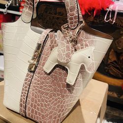 “New Croc Embossed Bucket Tote Bag w/ Insert Pouch – Stylish Two Tone”