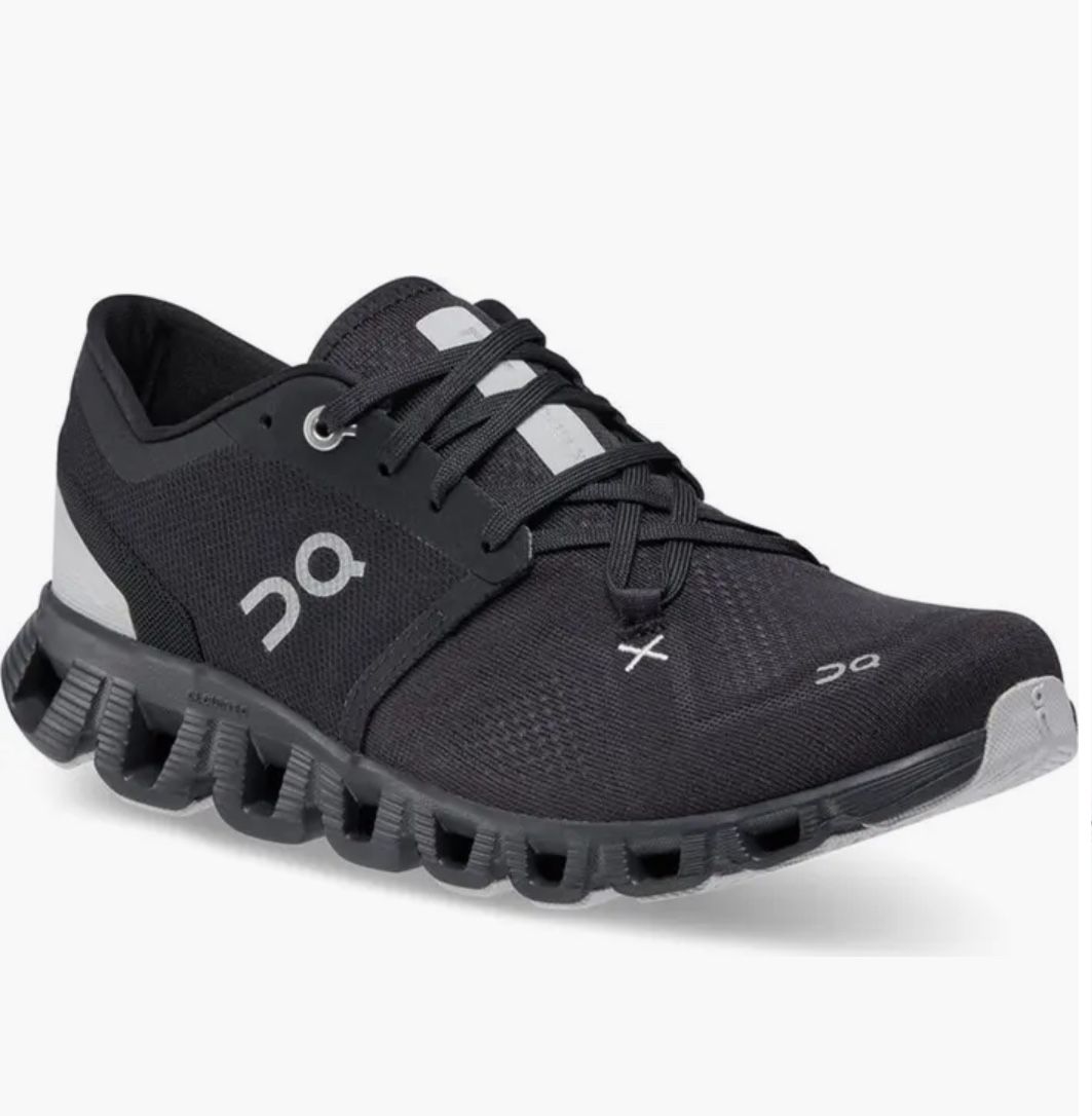 On Cloud X 3 Training Shoes 