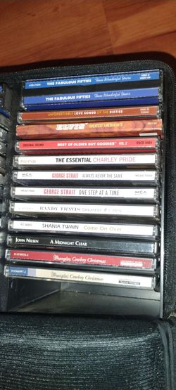 30-32 Country Music CD's With Carrying Case