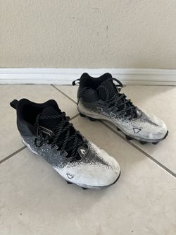 Under Armour Football Cleats Size 8.5