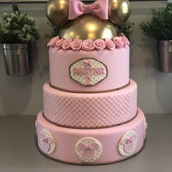 Minnie Mouse Cake 