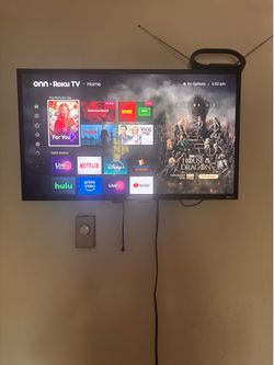32 inch smart Roku TV