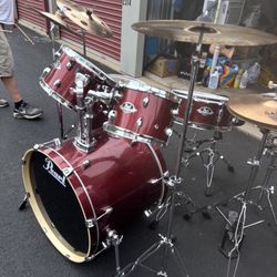 Pearl Drum Set
