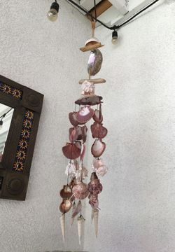 UNIQUE SHELL WIND CHIME