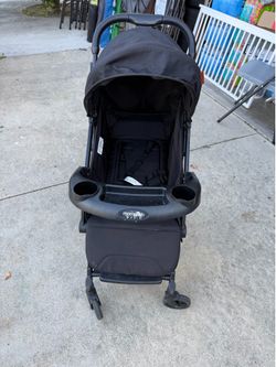 Mom push stroller