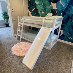 Twin Bunk Bed Set with Slide (Includes mattresses) 