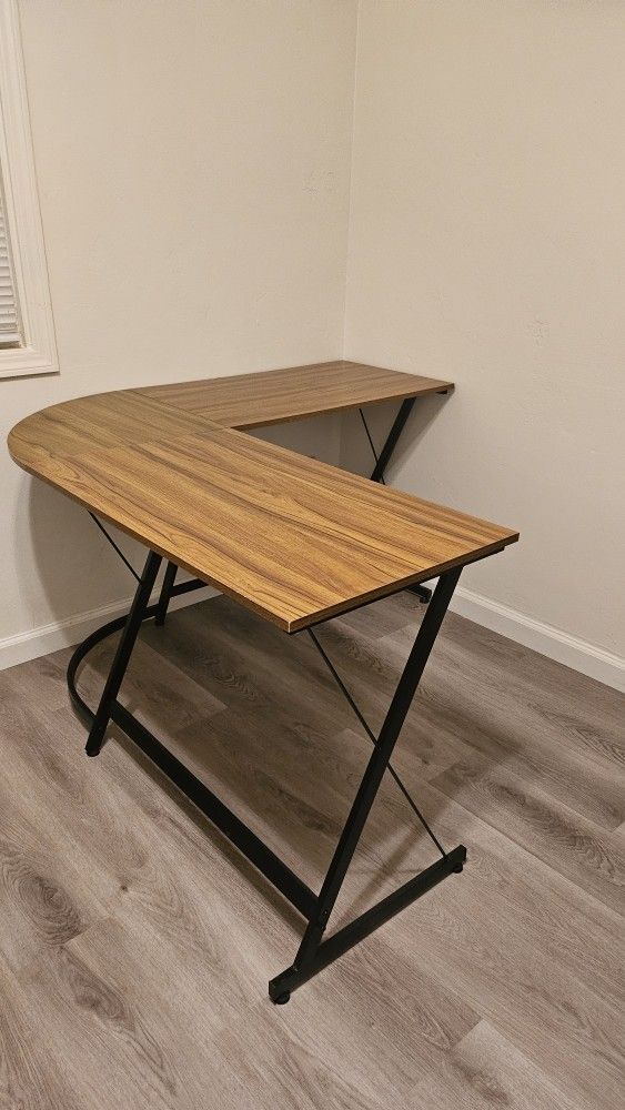 Corner Desk