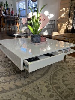 IKEA Tofteryd Coffee Table for Sale in El Paso, TX - OfferUp