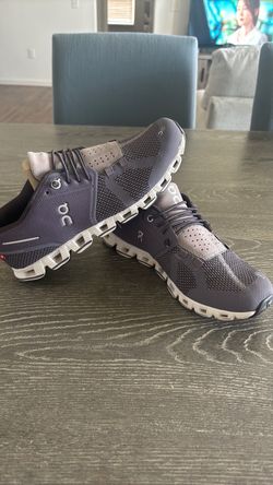 On Cloud Running Sneakers W: 7.5