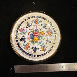 Vintage Stratton England Floral Enamel Makeup Compact
