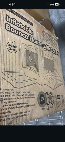 Inflatable bouncy house