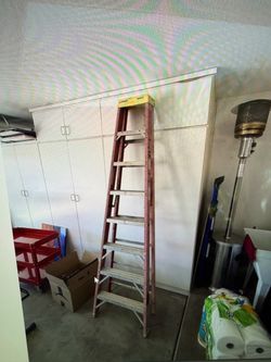 8 foot fiberglass step ladder