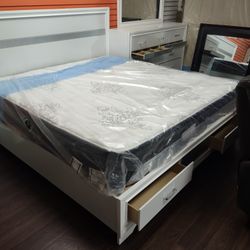 4pc Queen Bedroom Set Queen Bedframe Dresser Mirror Nightstand 