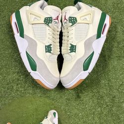 Pine Green Jordan 4s