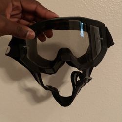 100% Googles